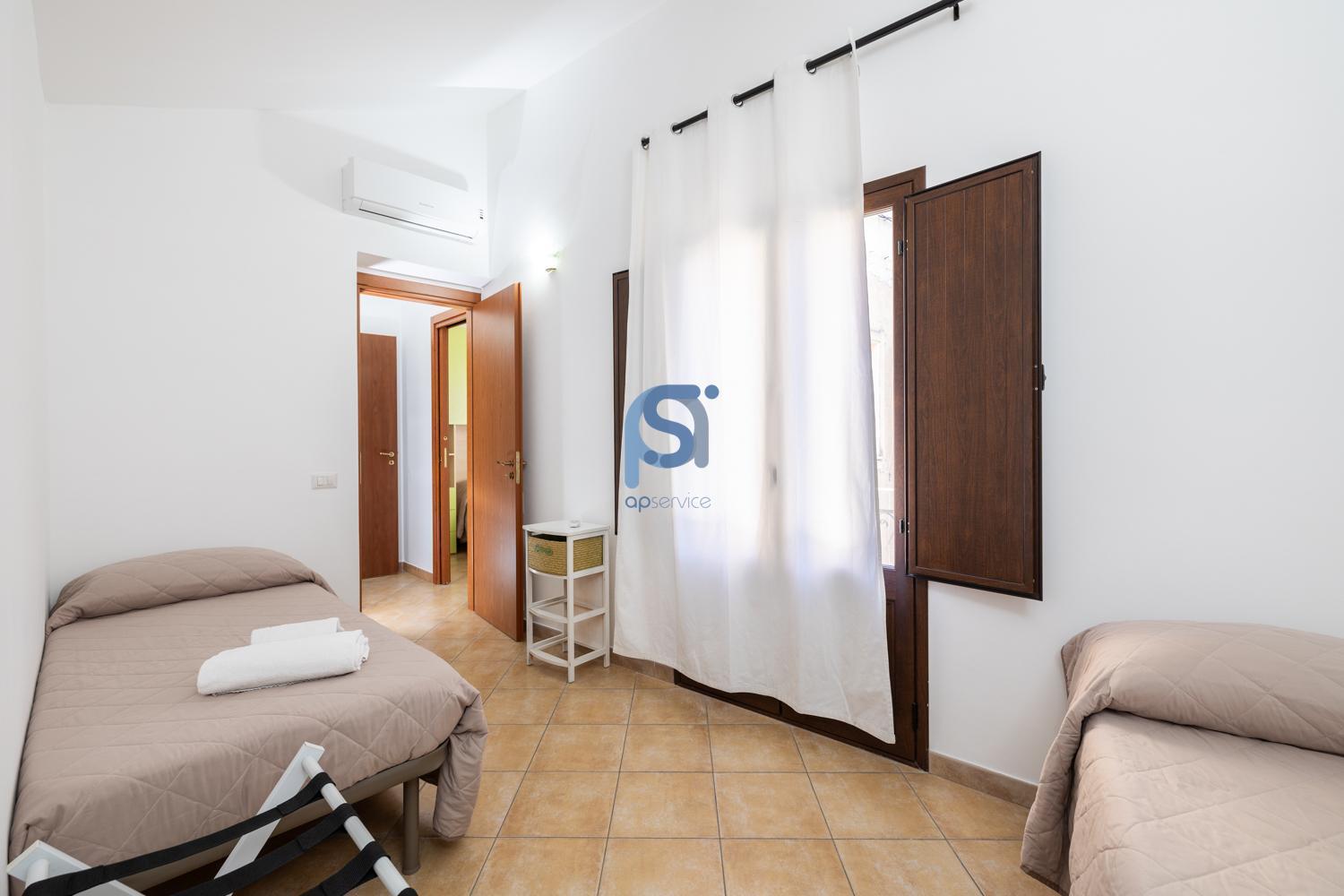 Ni Ni Apartments เชฟาลู ภายนอก รูปภาพ